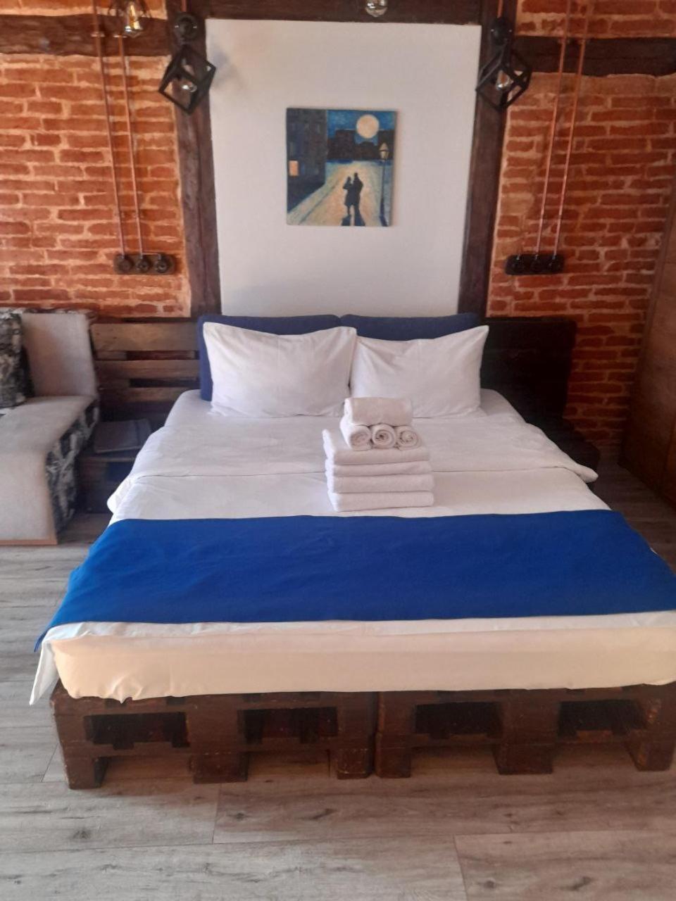 Cozy Loft В Самому Центрі Львова Lägenhet Exteriör bild